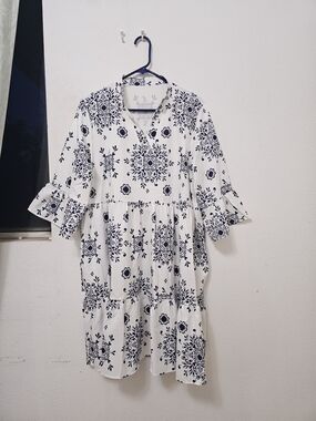 White and Blie Floral Tiered Midi Dress